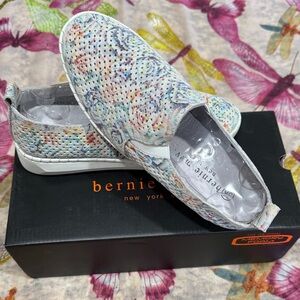 bernie mev. FLORAL Multicolor Woven Slip-On Loafers
